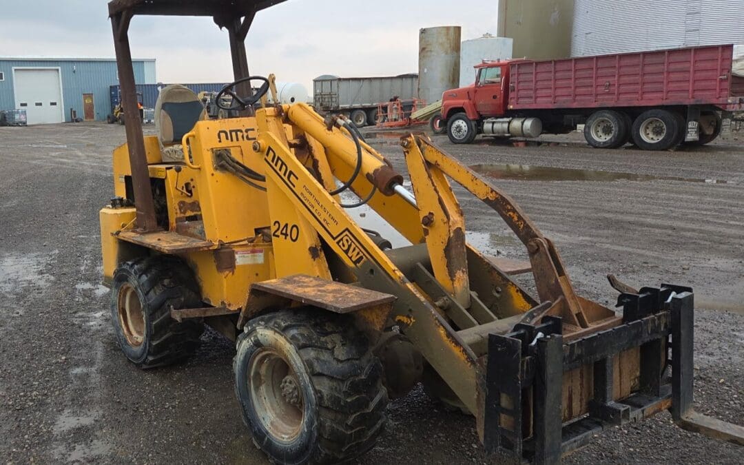 NMC 240 Loader with pallet forks