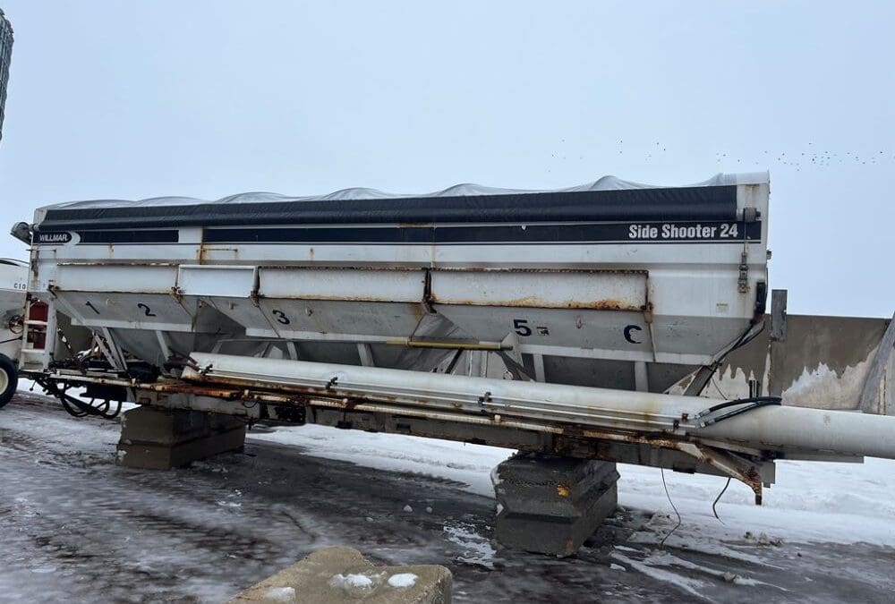 Willmar 24 Ton SideShooter